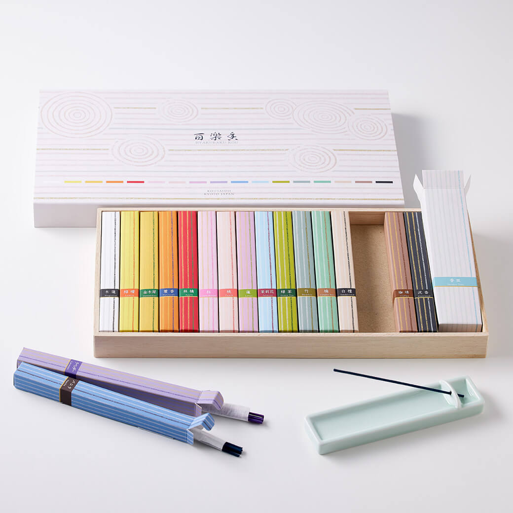 Kousaido Hyakuraku – 17 Fragrance Japanese Incense Gift Set