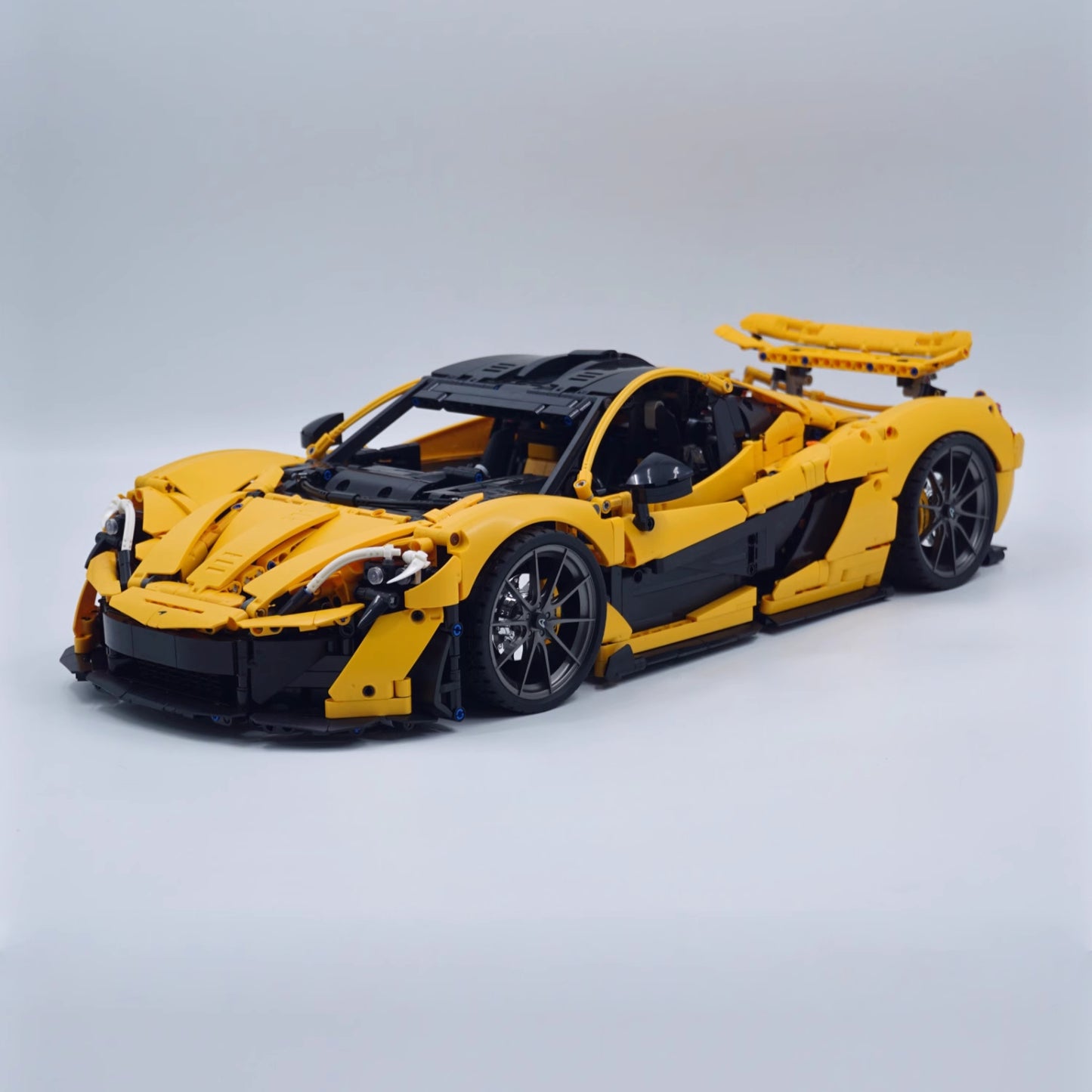 テクニカルビルディングブロック 新型P1スーパーレーシングカー 1:8組み立てセット
