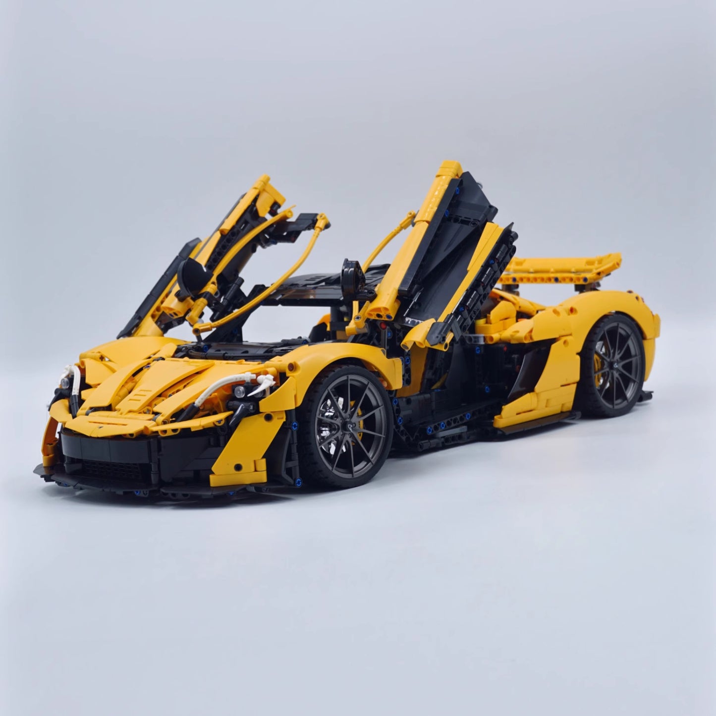 テクニカルビルディングブロック 新型P1スーパーレーシングカー 1:8組み立てセット