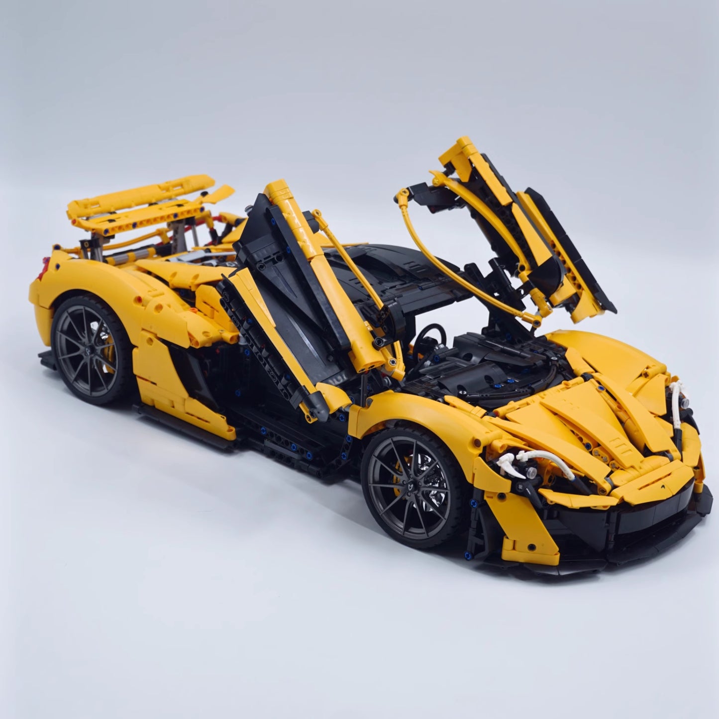 テクニカルビルディングブロック 新型P1スーパーレーシングカー 1:8組み立てセット