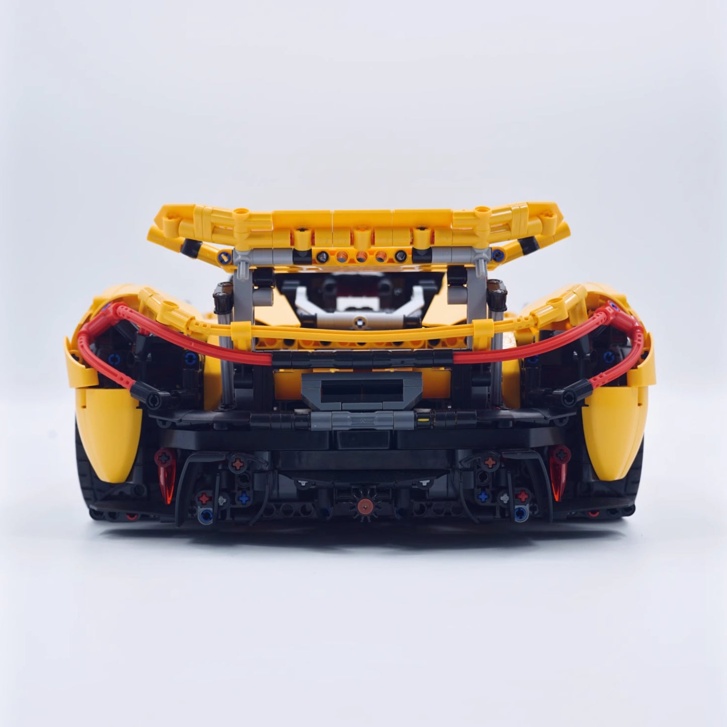 テクニカルビルディングブロック 新型P1スーパーレーシングカー 1:8組み立てセット