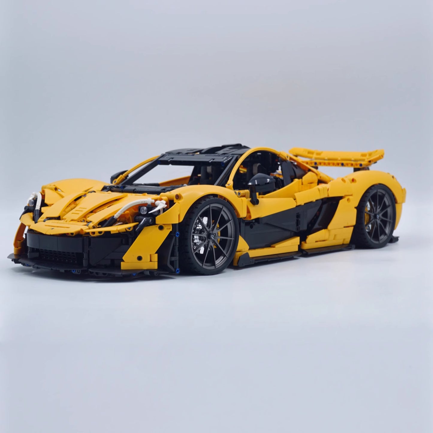テクニカルビルディングブロック 新型P1スーパーレーシングカー 1:8組み立てセット