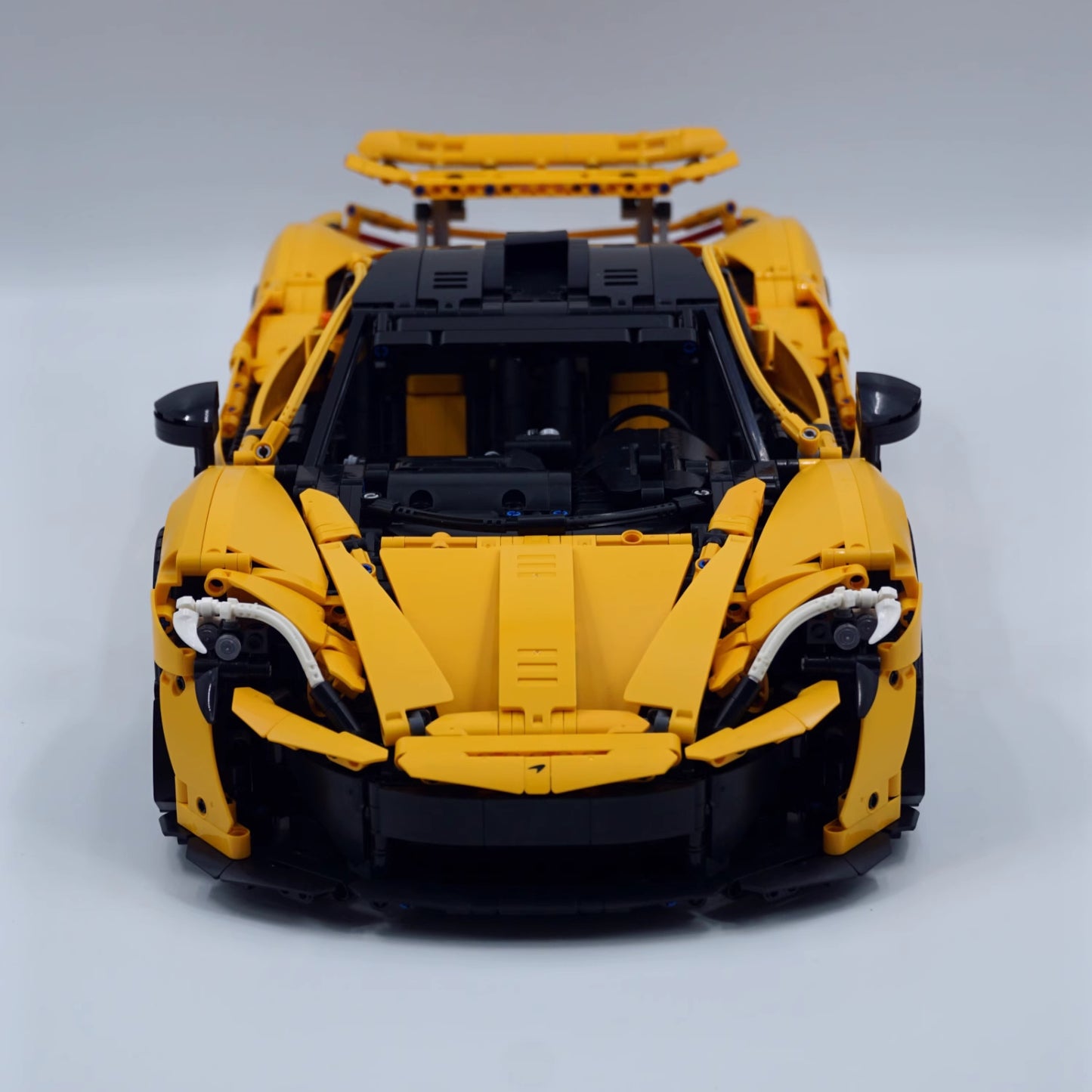 テクニカルビルディングブロック 新型P1スーパーレーシングカー 1:8組み立てセット