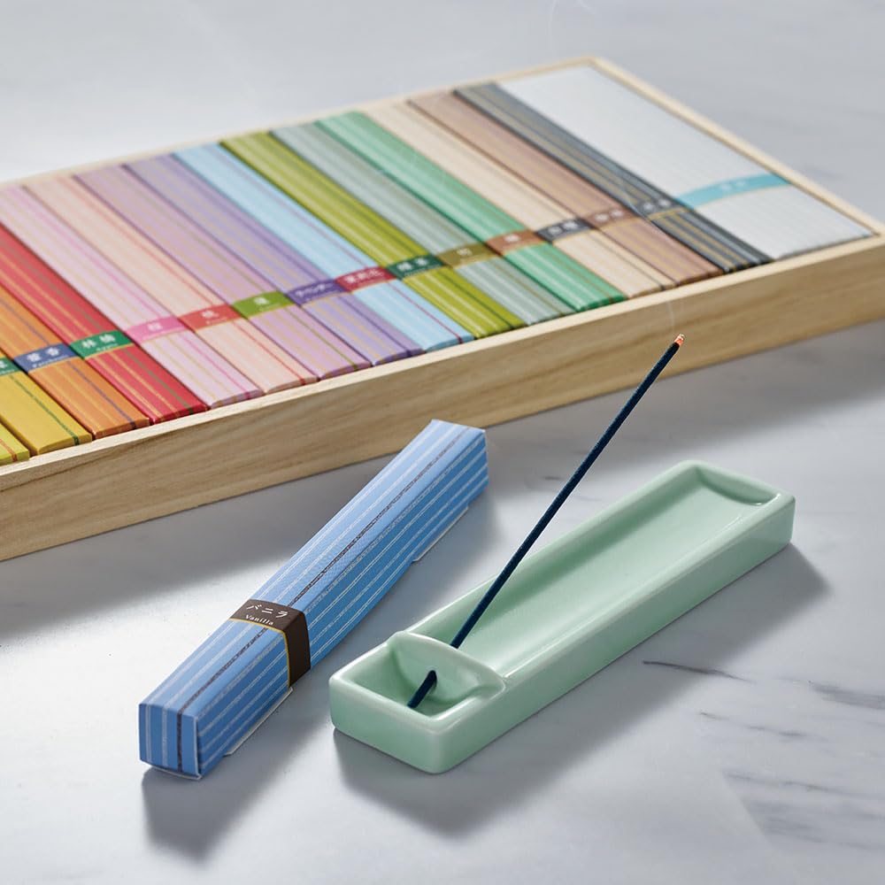 Kousaido Hyakuraku – 17 Fragrance Japanese Incense Gift Set